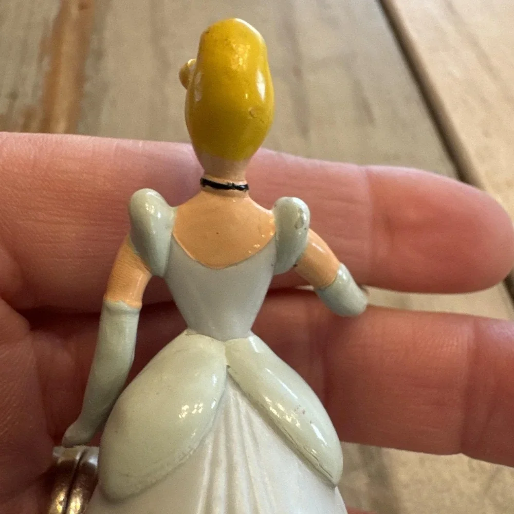 VINTAGE DISNEY CINDERELLA PVC FIGURINE APPLAUSE DECOPAC CAKE TOPPER 80s/90s